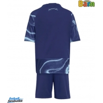 Ajax Bortedraktsett Barn 2025-26 Kortermet (+ Korte bukser)